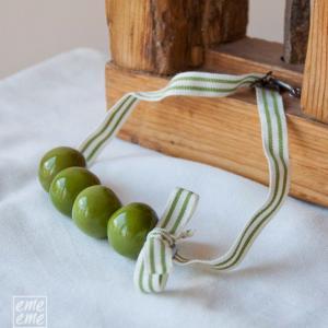 Resin Necklace - Green Resin Beads And Bow - Resin..